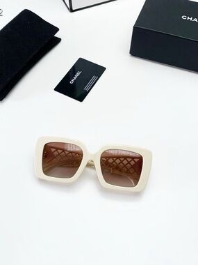 NWOT Chanel Oversized Square Sunglasses in Cream (CH5567), 54-21-135
